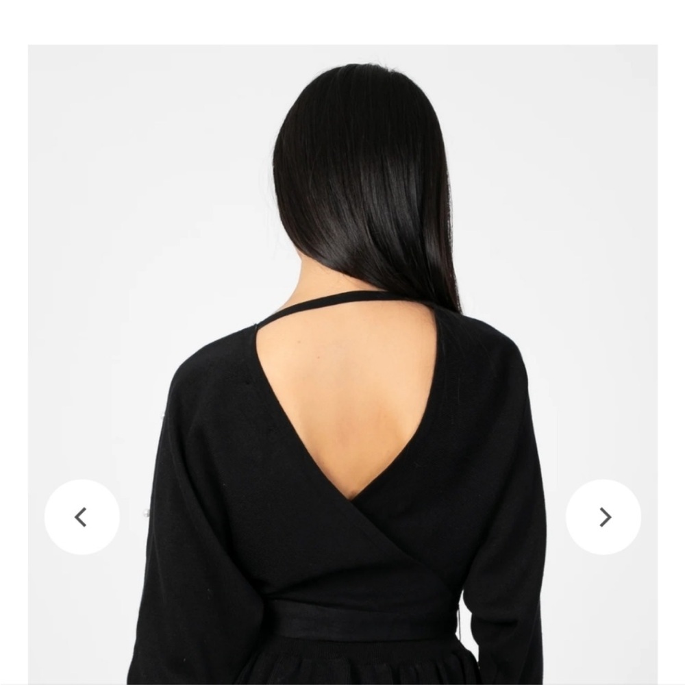 Black Top With White Pearls - Picture 3 of 4